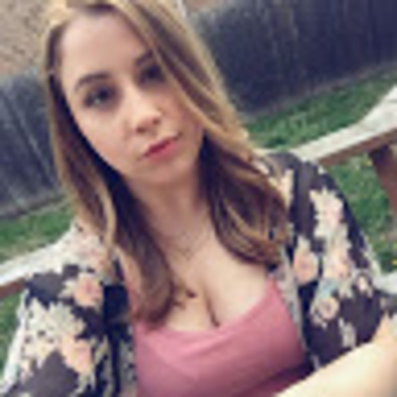 Meet your Posher, Ali - Picture 1 of 1